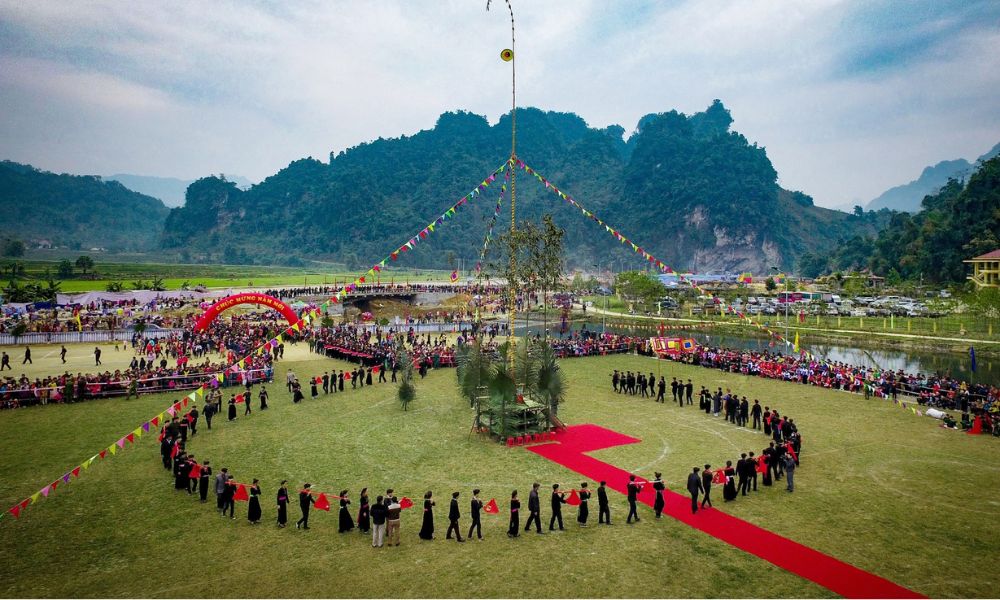 ha-giang-canola-flowers-and-highland-festivals